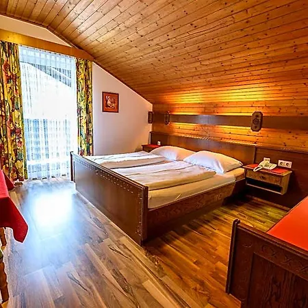 & Taferne Hotel